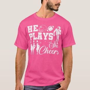 T-shirt Wo Il Joue Elle Encourage Football Fils Cheerleade