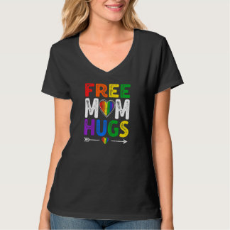 T-shirt Womens Vintage Distressed Free Mom Hugs LGBT Pride