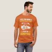 T-shirt Yes I Do Have A Retirement Plan I Plan On Camping  (Devant entier)