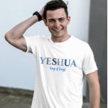 T-shirt Yeshua, roi des rois<br><div class="desc">T-shirt chrétien avec Yeshua,  roi des rois. La typographie est en calligraphie mixte et typographie minimaliste. Ce design de foi moderne et tendance est le cadeau parfait et la marque de mode. #christian #religion #écritures #foi #bible #yeshua #Jésus</div>