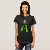 T-shirt Zombie Hands Reaching for Beer Halloween Costume (Devant entier)