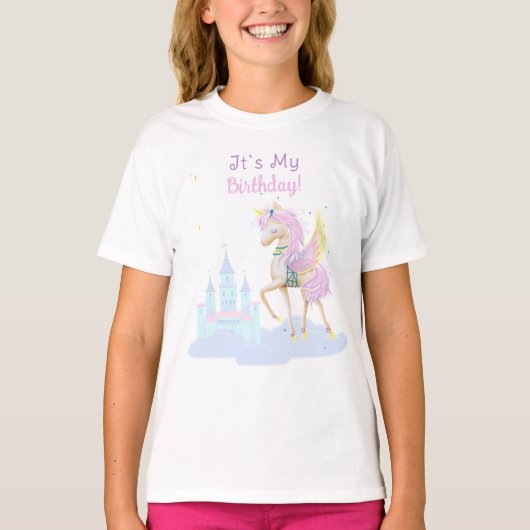 T-shirts d'anniversaire avec une adorable licorne. (Devant)