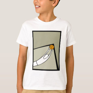 T-shirts voetganger die een schot vangt