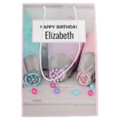 Taart decoratiegereedschap in pasteltinten Verjaar Medium Cadeauzakje (Voorkant)