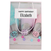 Taart decoratiegereedschap in pasteltinten Verjaar Medium Cadeauzakje (Achterkant)