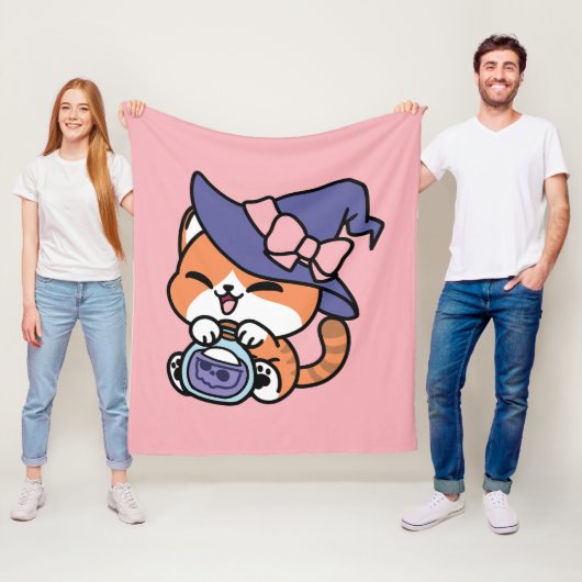 Tabby Witch Brew – Cute Halloween Cat Design Fleece Deken (In situ)