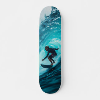 Tabla de Skate Surfista Montado en una Ola Marina Skateboard