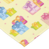 Table cadeau de fête jaune nappe (Angle)