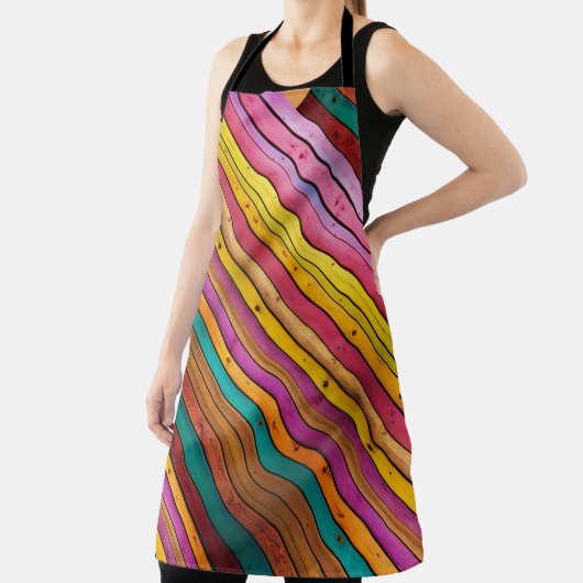 Table en bois artisanal avec tablier (Insitu)