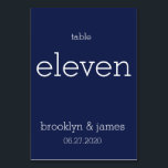 Table Numéro de tableau de Mariage moderne bleu marine<br><div class="desc">Numéro de table de mariage moderne bleu marine avec texte personnalisable</div>