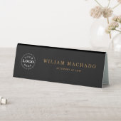Table Plaque de nom noir professionnel pour avocats (En SItu (Tableau))