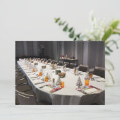 Table pour une invitation à un repas (Debout devant)