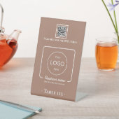 Table Tableau Numéro de signe logo qr code mocha mousse (In SItu)