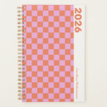 Tableau de bord rétro rose orange 2025 personnalis<br><div class="desc">Préparez-vous pour une année élégamment organisée avec ce planificateur rétro rétro rose et orange 2025! Le motif de damier plein de vitalité, rose et orange, apporte une touche vintage et amusante, parfaite pour garder vos journées brillantes et passionnantes. Customisez-le avec votre nom pour un flair personnel, et appréciez la planification...</div>