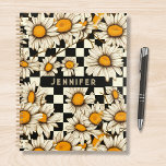 Tableau de contrôle de la marguerite Super rétro N<br><div class="desc">Retro Super Daisy Checkerboard Personnalisé Name Planner dispose d'un motif margueux super sur un arrière - plan motif damier noir et blanc avec votre texte personnalisé ou votre nom personnalisé au centre. Parfait comme cadeau pour la famille et les amis pour Noël, anniversaire, fêtes, fête des mères, collègues de travail...</div>
