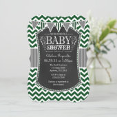 Tableau noir vert Chevron Baby shower Invitation (Debout devant)