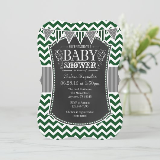 Tableau noir vert Chevron Baby shower Invitation (Debout devant)