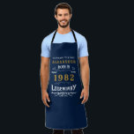 Tablier 40th Birthday 1982 Ajouter Nom Blue Gold Legendary<br><div class="desc">Né en 1982,  40e anniversaire ajoutez votre nom tablier. Modifiez le nom et l'année avec le modèle fourni. Un magnifique design d'anniversaire bleu sur mesure. Plus de cadeaux et de fournitures de fête disponibles avec le design "légendaire" dans le magasin.</div>