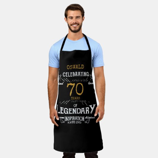 Tablier 70e anniversaire Black Gold Legendary Funny Apron (Porté)