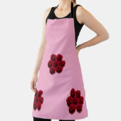 Tablier Amour. Roses rouges du jardin. (Insitu)
