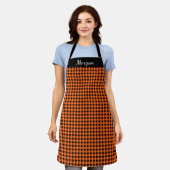 Tablier Apron orange et noir de nom personnalisé (Porté)