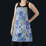 Tablier Aquarelle bleu méditerranéen, blanche et jaune<br><div class="desc">Voici l'Aquarelle Bleue Méditerranéenne, Blanc & Jaune ! Ce magnifique tablier apportera une aura de sophistication à votre cuisine. Gardez-vous bien rangé et élégant en cuisine ou en cuisant avec ce tablier de taille moyenne, conçu tout droit de la côte amalfitaine italienne. Le motif d'aquarelle bleu, jaune et blanc éclatant...</div>