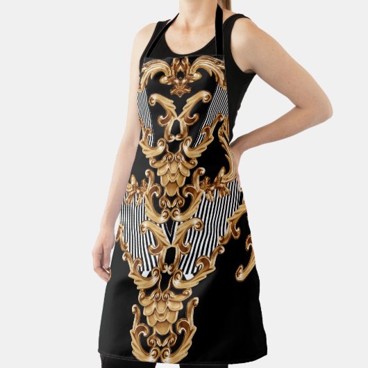 Tablier Baroque doré, décoration complexe. (Insitu)