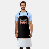 Tablier Baseball Mom “Baseball M❤️M” Gift Box Design – Bas (Porté)