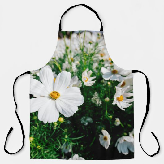 Tablier Belle fleurs de cosmos blanc fleurissant dans la g (Recto)