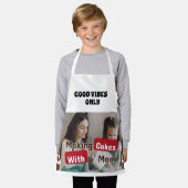 Tablier blanc minimal pour les cuisiniers amateurs (Porté)
