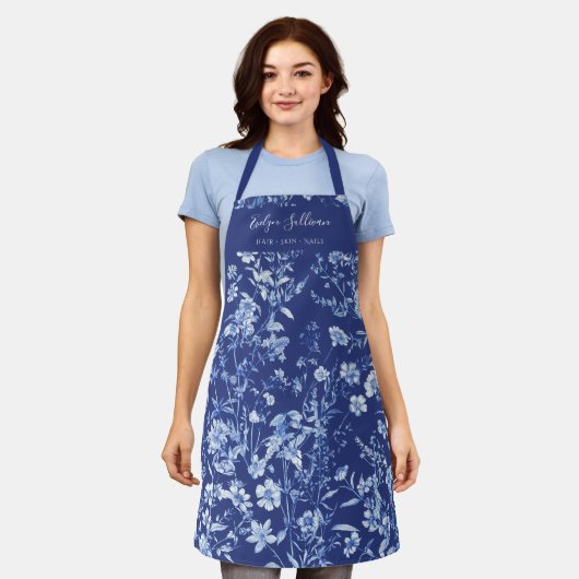 Tablier bleu fleur sauvage (Porté)