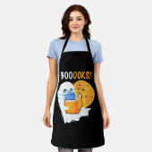 Tablier Boooks Halloween Ghost reading books and wearing (Porté)