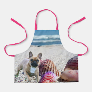Tablier Bouledogue français sur serviette de plage
