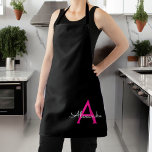 Tablier Chaud rose noir Script Girl Nom du monogramme<br><div class="desc">Monogramme noir et rose chaud Apron. Cela rend le cadeau parfait pour 16 ans,  mariage,  douche nuptiale,  anniversaire,  baby shower ou bachelorette pour quelqu'un qui aime le luxe glam et les styles chic.</div>