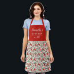 Tablier Cherry Berries Motif Plutôt moderne Nom rouge<br><div class="desc">Une de mes filles est actuellement obsédée par tout ce qui est cerise, alors bien sûr, j'ai dû concevoir un tablier qui était le thème de la cerise ! :) Ce magnifique tablier est orné d'un motif de cerises et de feuilles en gras rouge et vert. Trois modèles de texte...</div>