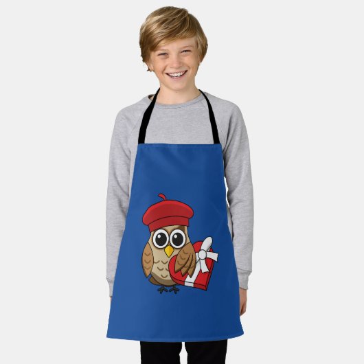 Tablier Chouette mignonne avec béret rouge et boîte cardia (Porté)