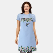 Tablier Colibri et fleurs blanches sur bleu clair (Porté)