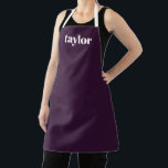 Tablier Cool violet moderne minimaliste tendance personnal<br><div class="desc">Le Tablier Personnalisé Cool Purple Modern Minimalist est un excellent choix pour un cadeau personnalisé, surtout pour les femmes qui aiment passer du temps dans la cuisine. Ce tablier personnalisé est conçu spécialement pour les mères, ce qui en fait un choix idéal pour un cadeau unique de la Fête des...</div>