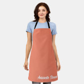 Tablier Coral Peach Élégante Signature Monogramme (Porté)