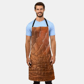 Tablier Cuir Brown avec un motif sous forme d'écailles (Porté)