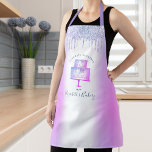Tablier Cuisine boulangerie Pâtisserie Chef Parties scinti<br><div class="desc">Voici une façon merveilleuse d’ajouter au plaisir de la cuisson. Ajoutez un éclat supplémentaire à vos aventures culinaires chaque fois que vous portez ce tablier élégant, sophistiqué, simple et moderne. Un gâteau rose 2 couches brillant, violet, bleu, rose, script de calligraphie typographie manuscrite et des gouttes de parties scintillant superposent...</div>