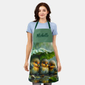 Tablier Cute fluffy birds hiding under leaf in rain (Porté)