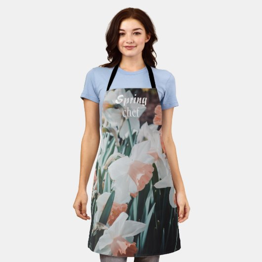 Tablier Daffodiles d'orange blanc dans le jardin de printe (Porté)