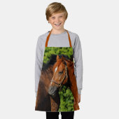 Tablier Deux beaux chevaux de châtaignes au soleil d'été (Porté)