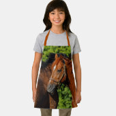 Tablier Deux beaux chevaux de châtaignes au soleil d'été (Insitu)