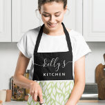 Tablier d'impression tout-en-un personnalisé<br><div class="desc">Cuisinez dans le style avec ce tablier personnalisé vert,  blanc et noir amusant! Parfait pour les mariages,  les douches nuptiales,  les anniversaires,  la fête des mères,  ou juste parce que !</div>