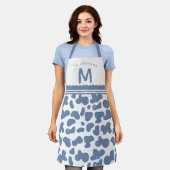 Tablier Dusty Blue Custom Name & Monogram Cow Motif (Porté)