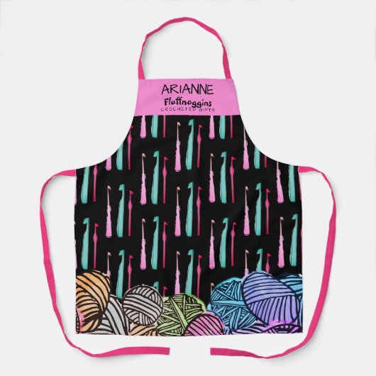 Tablier Exposition d'artefacts coupés en fil de crochet (Recto)