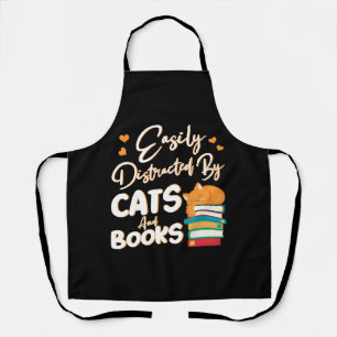 Tablier Facilement distrait par les chats et les livres