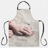 Tablier Femme allongée sur le sable blanc (Recto)